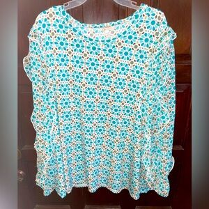 Floral Blue and White Blouse w/ cape sleeves PLUS 22/24 NWOT